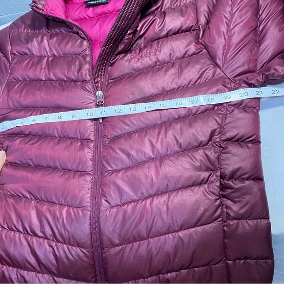 Marmot 700 Fill Women’s Duck Down PufferJacket Berry/Burgundy Large Small Flaw - Picture 11 of 14